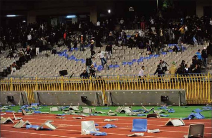 Violence dans les stades : 56 policiers blessés et 478 supporters arrêtés
