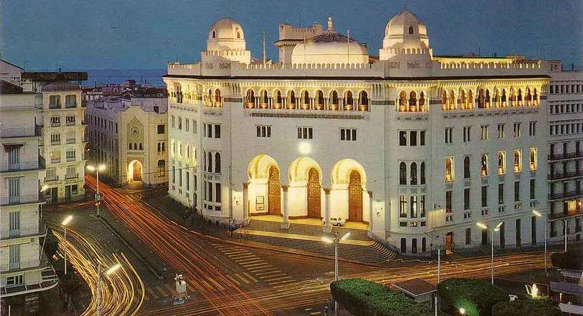 Alger: A la découverte de la Grande poste, un monument emblématique.