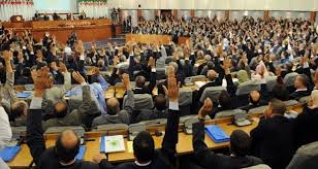 L’opposition parlementaire dans la constitution algérienne:De la négation à la reconnaissance explicite