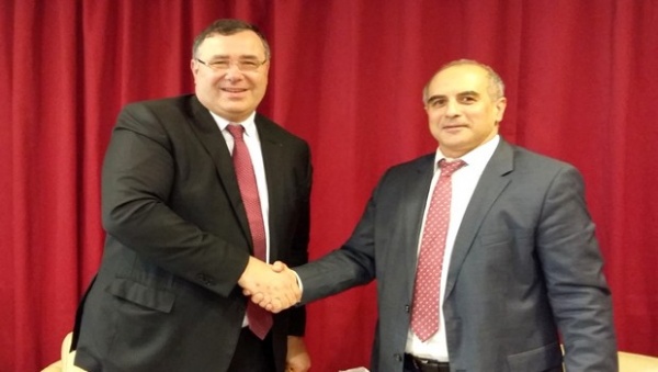 Accord Sonatrach-Total pour la construction d’un complexe pétrochimique