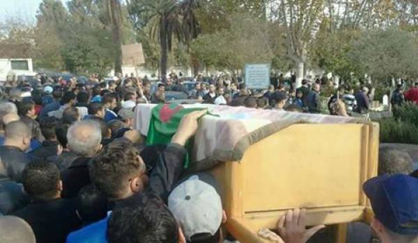 Une foule nombreuse à l’enterrement de Mohamed Tamalt