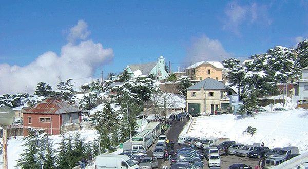 Blida: Important embouteillage à Chréa en raison d’une grande affluence des familles