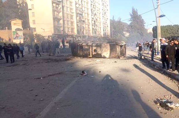 Afin d’assurer la défense des manifestants arrétés à béjaia Le RCD, le FFS et la Laddh constituent des collectifs d’avocats