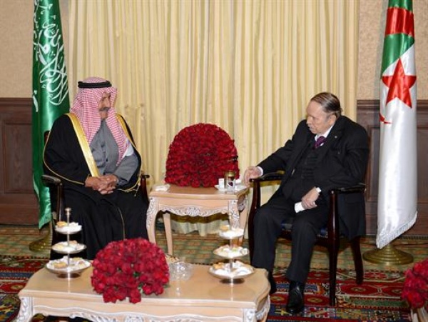 Le président Bouteflika reçoit l’émir Soltane Ben Mohamed Ben Saoud
