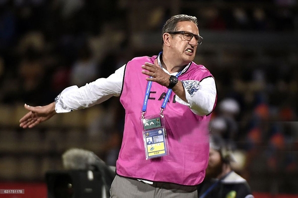 Soudani forfait, Belkhiter et Guedioura n’ont pas donné satisfaction : Les changements de Leekens face aux Aigles de Carthage