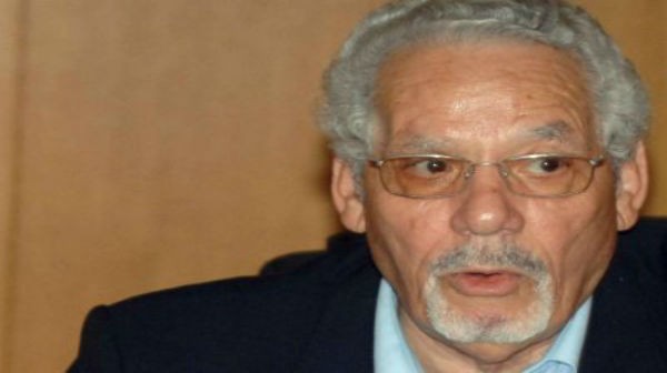 Il fait l’objet d’un mandat d’arrêt international, Khaled Nezzar réagit