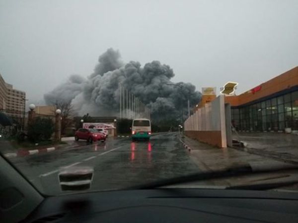 URGENT: Gigantesque incendie à la Foire d’Alger (Vidéo)