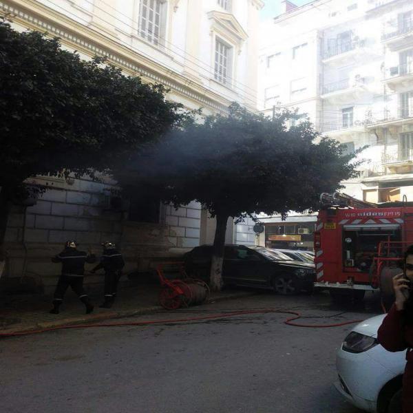 Alerte- Un incendie ravage une partie de l’archive d’un tribunal d’Alger (Vidéo)