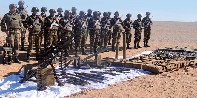 Tamanrasset: Une cache d’armes contenant 22 pièces et des munitions découverte.