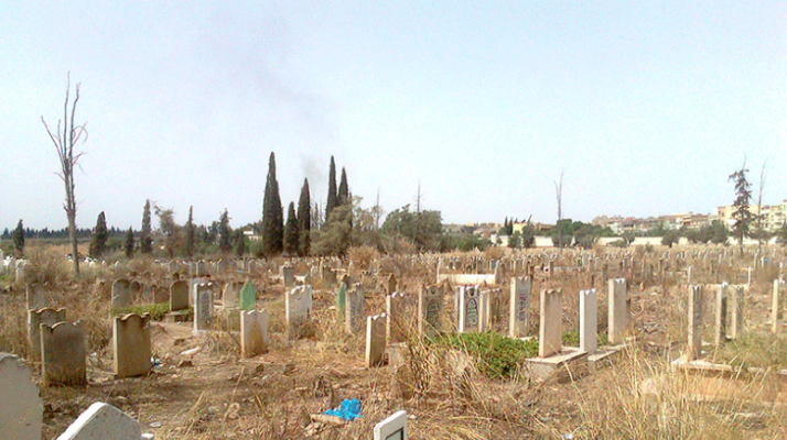 Une femme découverte ligotée près d’un cimetière