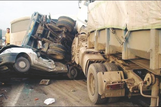 Contrôle de la vitesse et du temps de conduite: Les poids lourds seront équipés de mouchards