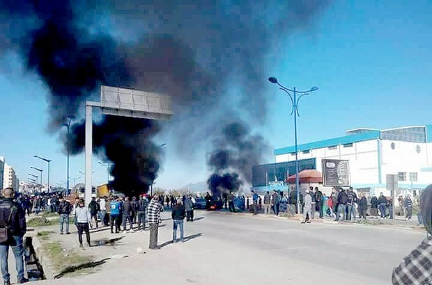 La wilaya a été hier le théâtre d’affrottements violents entre émeutiers et force de l’ordre Béjaïa : la grève tourne à l’émeute (Vidéo)