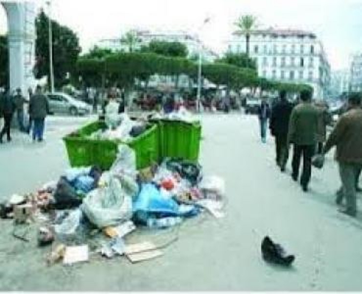 Le phénomène à l&rsquo;origine de la prolifération des décharges à Hai Es Sabah: Vers l&rsquo;installation de grillages pour parer au vol des bacs a ordures