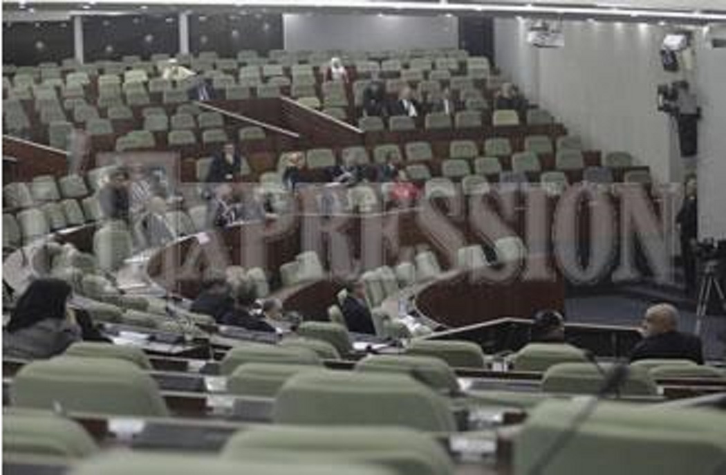 L&rsquo;hémicycle presque vide, hier, lors du débat, sur le rapport de conjoncture économique 90%: Des députés déserteurs