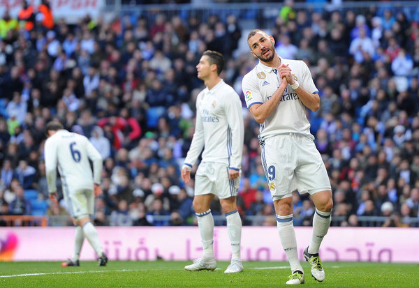 Real Madrid : Benzema poussé sur le banc par les supporters