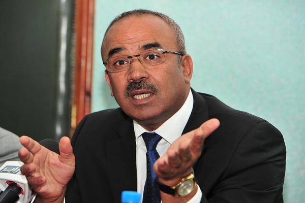 Des milliers de pièces biométriques non récupérées: Bedoui s’interroge et dénonce