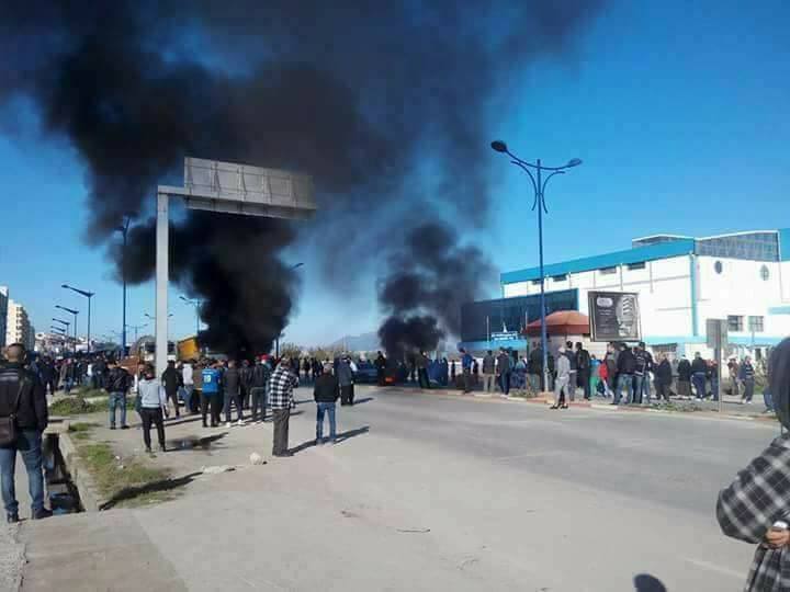 Grève des commerçants à Bejaïa, une marche de jeunes tourne à la violence