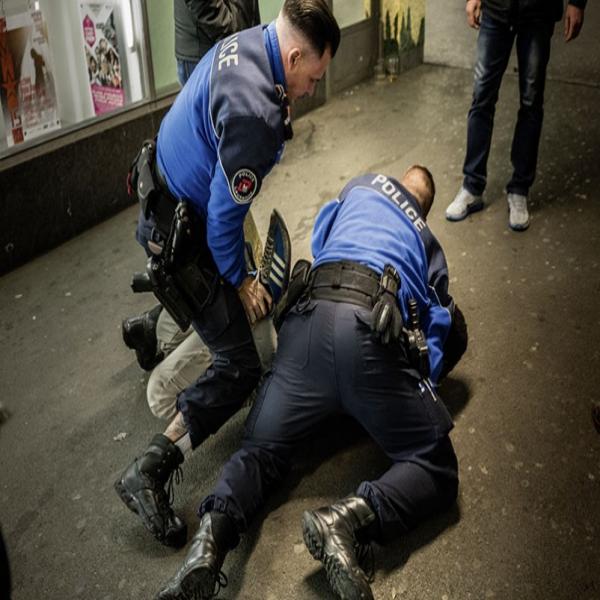 Suisse: Un Algérien agresse un couple et tente de frapper un agent