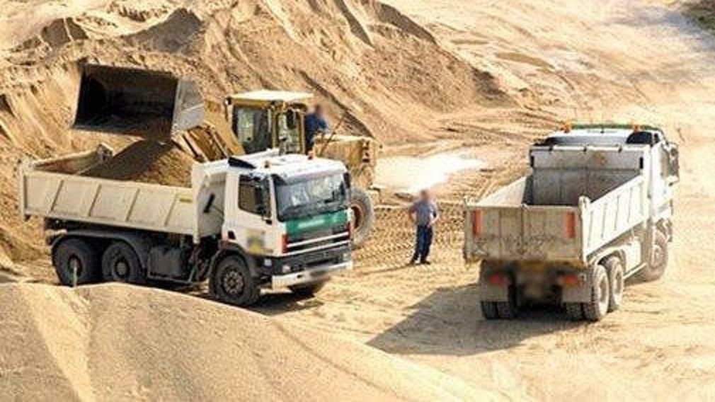 Mostaganem: 3 pilleurs de sable arrêtés à Khadra