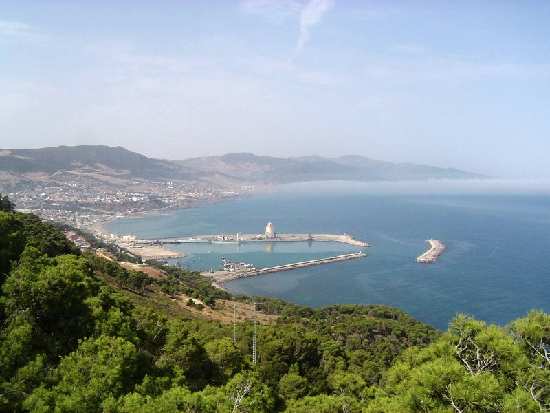 Tenes: Un corps rejeté par la mer