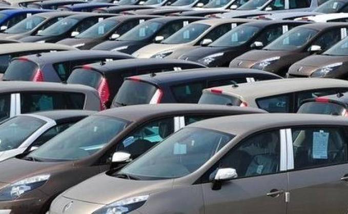 Pas de véhicules neufs avant mars 2017