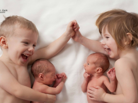 Des jumeaux accueillant leurs sœurs jumelles font chavirer le Web