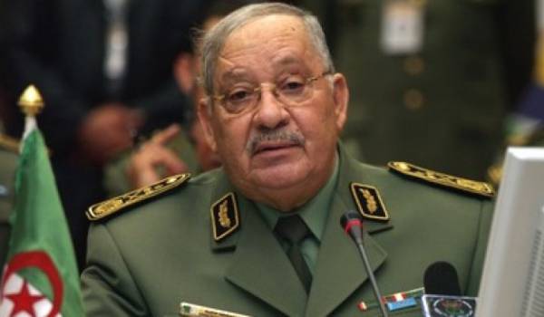 Ahmed Gaïd Salah en visite officielle aux Emirats arabes unis