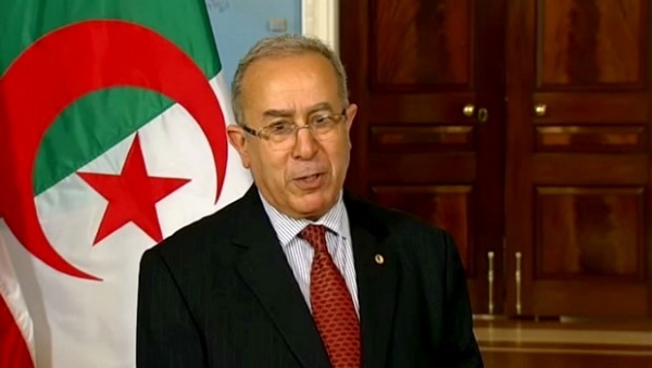 Bruxelles: Lamamra réitère l&rsquo;engagement de l’Algérie à améliorer les prestations consulaires