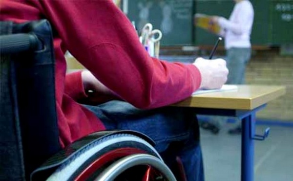 Meslem affirme la nécessité de faire participer les personnes handicapées à la dynamique de développement