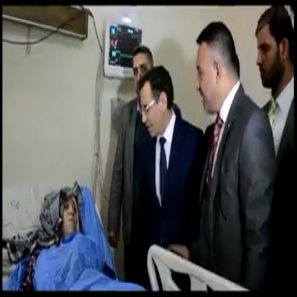 Un représentant de l&rsquo;ambassade d&rsquo;Algérie en Irak rend visite à Samira Mouaki (vidéo)