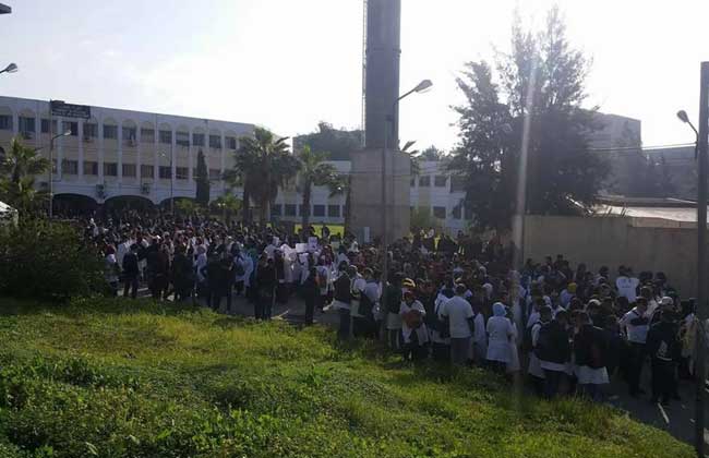 Des étudiants dans la rue dans plusieurs villes du pays