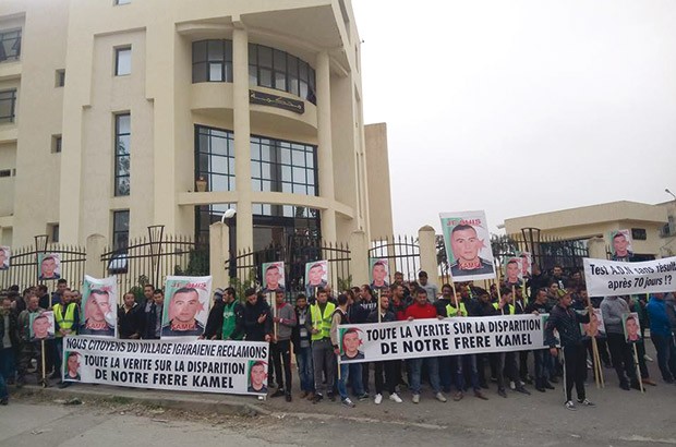 Exigeant la vérité sur la disparition de Kamel Bazi 25 octobre dernier: Sit-in des habitants d’Ighraïne devant le tribunal d’Azazga