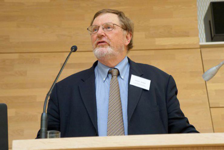 Un juge fédéral bloque le décret anti-immigration de Donald Trump.