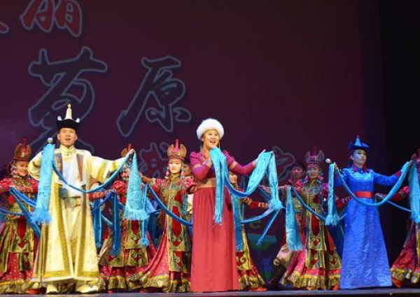 La troupe chinoise « Ethnic Opera and dance drama Theater » anime une soirée à Alger