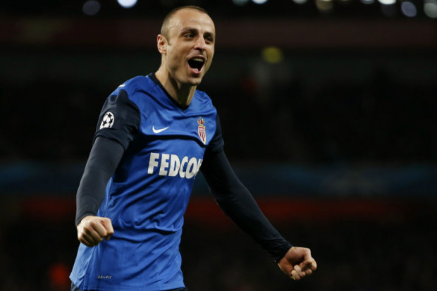 Berbatov propose ses services