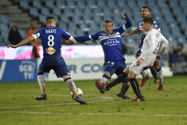 (Terminé) Angers 3 – 0 Bastia (Mostefa titulaire)