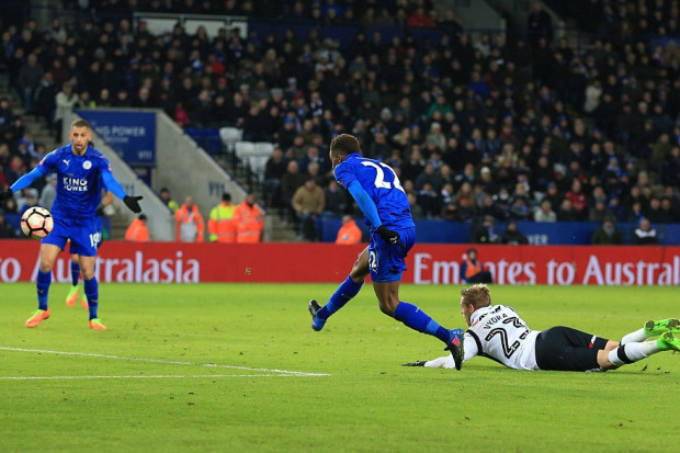 Leicester : La passe décisive de Mahrez pour Ndidi (Vidéo)