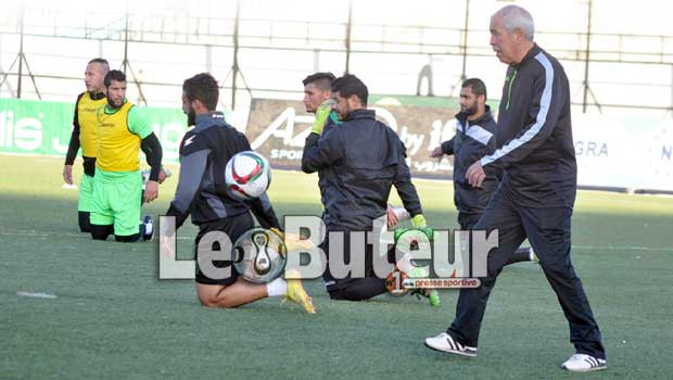 MOB : Henkouche doit revoir sa défense face au CRB !