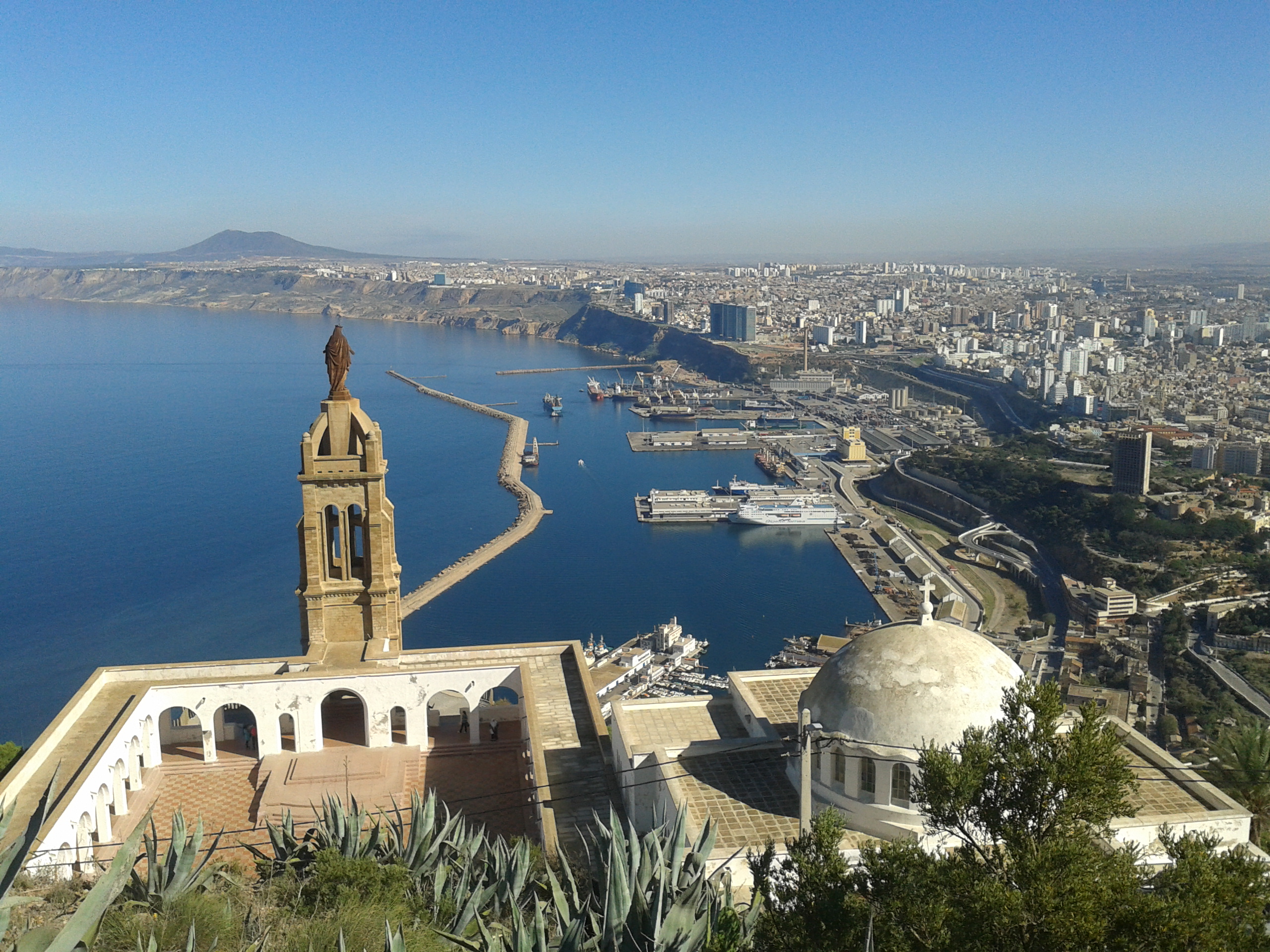 Oran: Trois drones saisis par la police