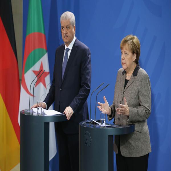 Sellal s&rsquo;entretient au téléphone avec la Chancelière allemande Angela Merkel