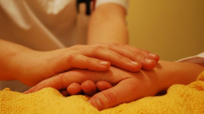 Solidarité avec Samir Torchiat, un malade à Béjaïa: La population collecte de l’argent pour sa prise en charge à l’étranger