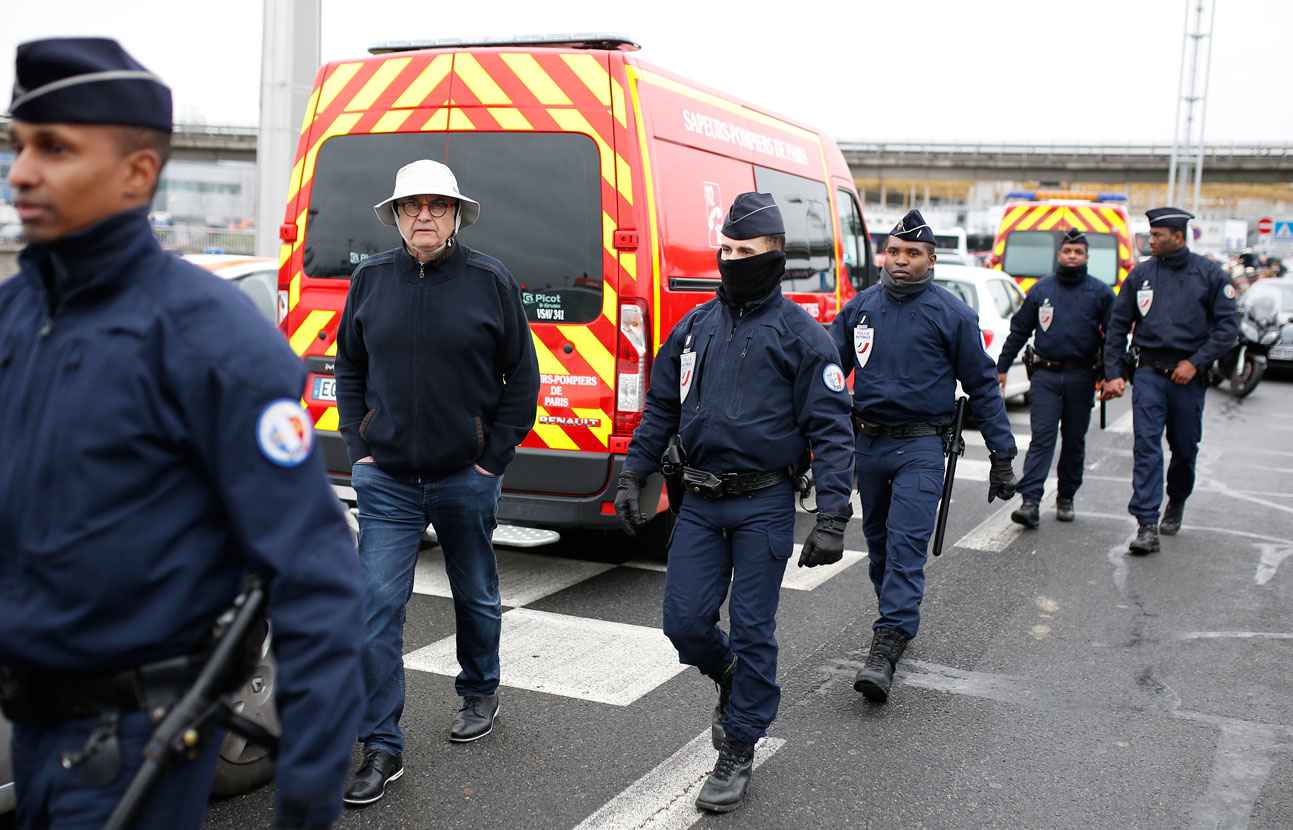 Affaire d’Orly : le père de l&rsquo;assaillant nie toute intention terroriste