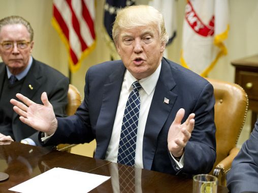 Trump signe un décret remettant en cause la mesure phare d’obama sur le climat
