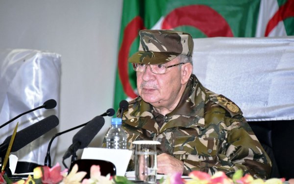 Le général de corps d’armée Ahmed Gaïd Salah : « nous poursuivrons les résidus du terrorisme jusqu’à leur éradication»