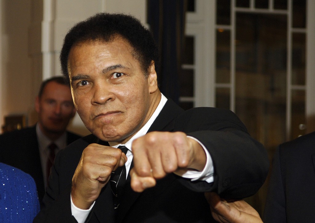 Le fils de Mohamed Ali retenu encore à l’aéroport de Washington, une « vengence » des douaniers selon une démocrate