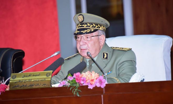 Gaid Salah reçoit le ministre d’Etat aux affaires de défense du Qatar