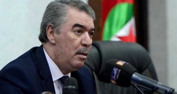 Hadjar répond aux futurs docteurs par une année blanche: Ce ministre par qui le scandale arrive