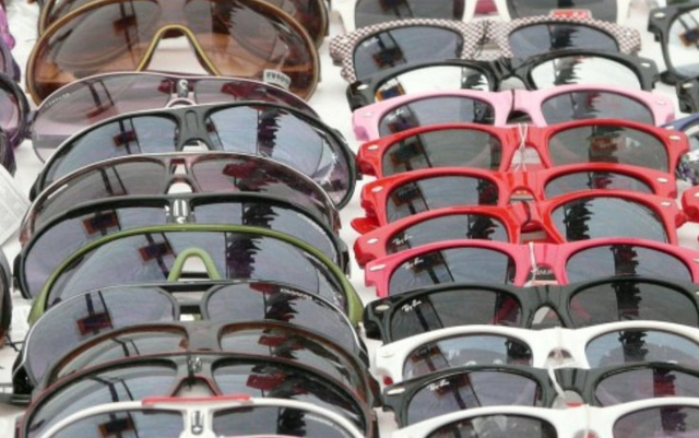 Relizane: Des lunettes contrefaites vendues dans le commerce informel