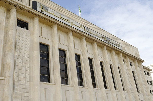 Le dépôt des candidatures a pris fin hier à minuit:  Seuls 4 partis ont fait le plein de listes