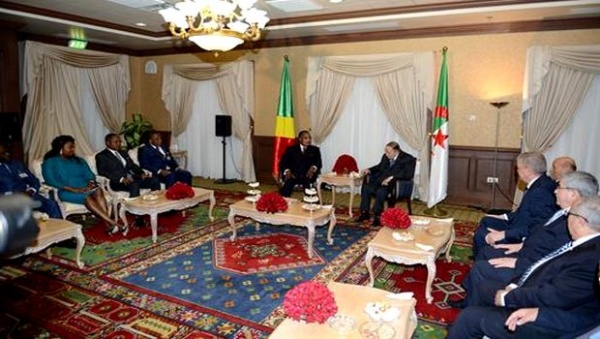 Le président Bouteflika s’entretient avec son homologue congolais